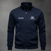 Chaqueta cuello alto Hyundai Bordado color azul navy