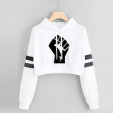 BUZO CORTO CON LINEAS DAMA BLANCO BLACK LIVES MATTER